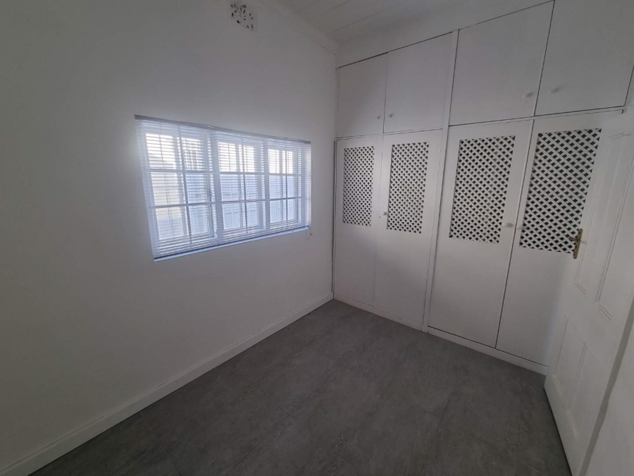 To Let 3 Bedroom Property for Rent in Wynberg Western Cape